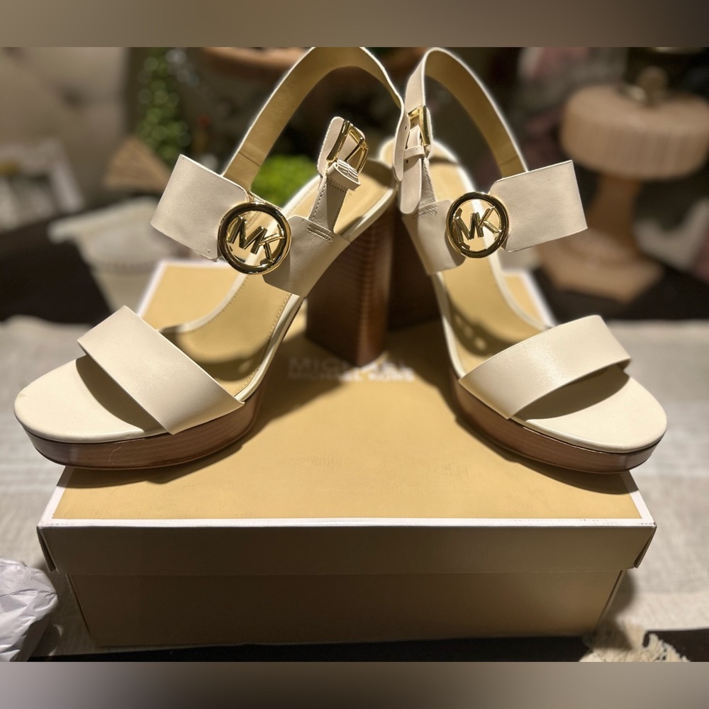 Michael Kors Summer Leather Platform Sandals, size 11, brand new in box